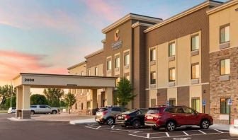 Parking available at Comfort Inn & Suites Mankato.