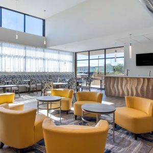 Bar and lounge area perfect for coworking at Best Western Plus Executive Residency Phoenix North Happy Valley.