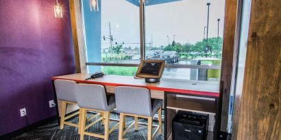 Quiet coworking space with natural light at Tru By Hilton Bowling Green.