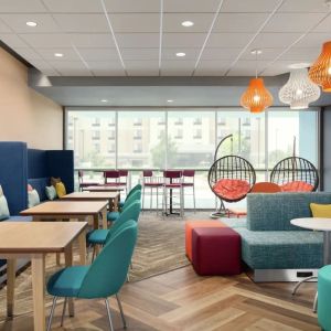 Dining and lobby area at Tru By Hilton Wichita Northeast.

