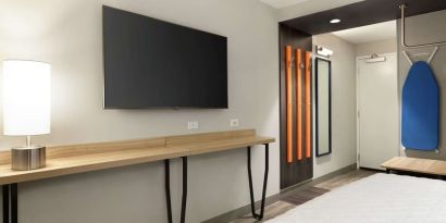 Day room amenities at Tru By Hilton Wichita Northeast.
