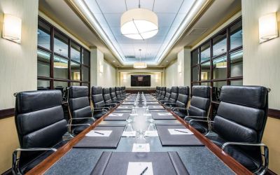 Professional meeting room at Embassy Suites By Hilton San Diego-La Jolla.