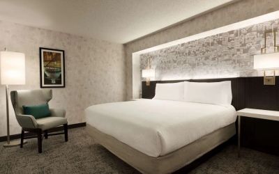 Day use room with lounge chair at Hilton Garden Inn Washington DC Downtown.