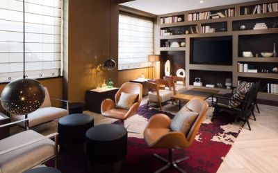 Cozy lounge and coworking space at Hilton Brooklyn New York.