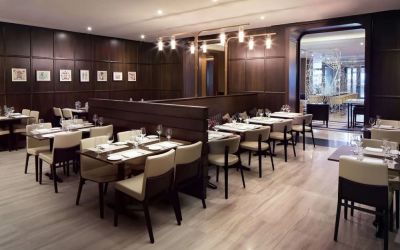Dining area perfect for coworking at Hilton Brooklyn New York.
