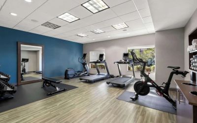 Fitness center at Hampton Inn & Suites Phoenix/Gilbert.