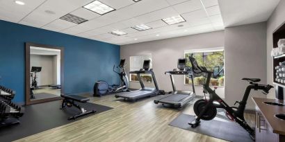 Fitness center at Hampton Inn & Suites Phoenix/Gilbert.