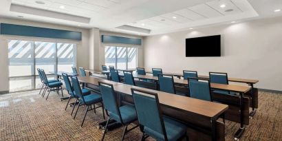 Meeting room at Hampton Inn & Suites Phoenix/Gilbert.