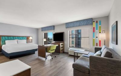 Day use room with living area at Hampton Inn & Suites Phoenix/Gilbert.