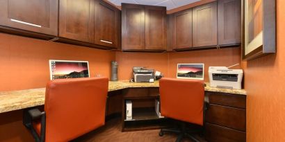 Business center available at Hampton Inn & Suites Phoenix/Gilbert.