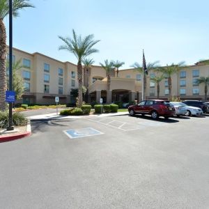 Parking area at Hampton Inn & Suites Phoenix/Gilbert.