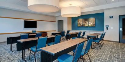 Meeting room at Hampton Inn & Suites Sunnyvale Silicon Valley.