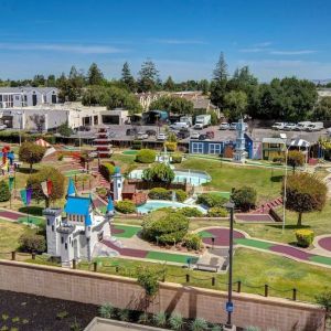 Mini golf available at Hampton Inn & Suites Sunnyvale Silicon Valley.