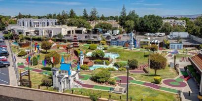 Mini golf available at Hampton Inn & Suites Sunnyvale Silicon Valley.