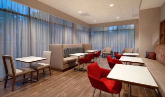 Breakfast area at Hampton Inn & Suites Sunnyvale Silicon Valley.