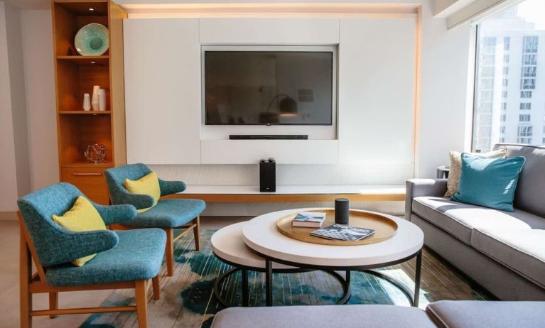 Coworking lounge at Swissotel Chicago.