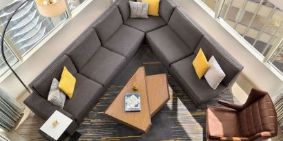 Lobby seating at Swissotel Chicago.