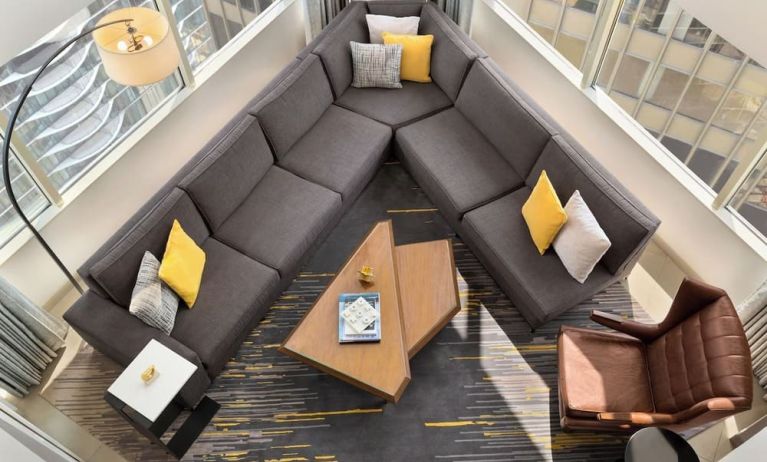 Lobby seating at Swissotel Chicago.