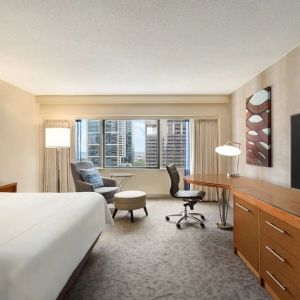 King room with TV at Swissotel Chicago.