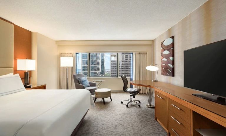 King room with TV at Swissotel Chicago.
