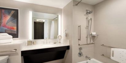 Guest bathroom at Swissotel Chicago.