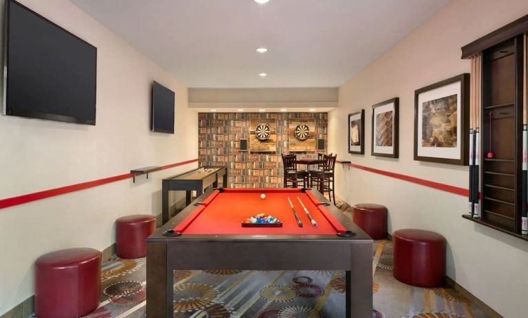 Game room at Swissotel Chicago.