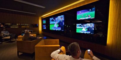 One of the 4 bars at Hilton Anatole.