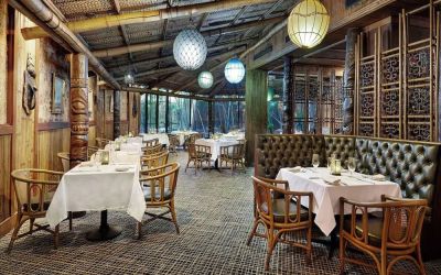 Dining area perfect for coworking at Hilton Atlanta.