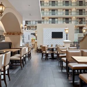 Breakfast area perfect for coworking at Embassy Suites By Hilton Los Angeles International Airport South.