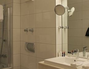 Relexa Hotel Airport Düsseldorf, Dusseldorf
