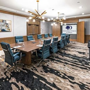 Professional meeting room at DoubleTree By Hilton Tulsa - Warren Place.