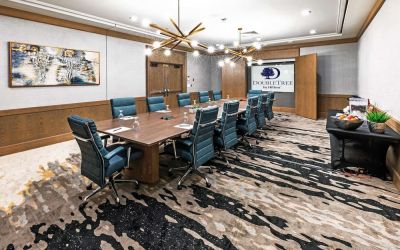 Professional meeting room at DoubleTree By Hilton Tulsa - Warren Place.