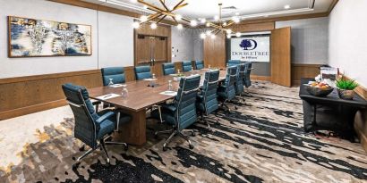 Professional meeting room at DoubleTree By Hilton Tulsa - Warren Place.