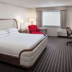 Day use room with work desk and natural light at Hilton Chicago-Northbrook.
