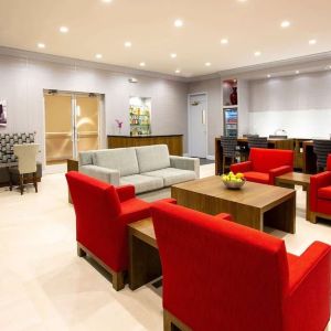 Executive lounge perfect for coworking at Hilton Chicago-Northbrook.