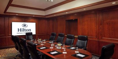 Professional meeting room at Hilton Chicago-Northbrook.