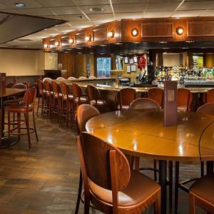 Hotel bar at Hilton Chicago-Northbrook.