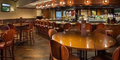 Hotel bar at Hilton Chicago-Northbrook.