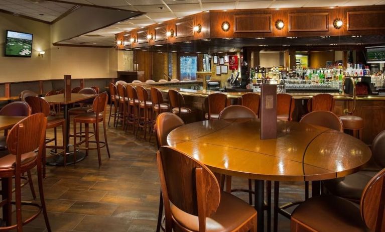 Hotel bar at Hilton Chicago-Northbrook.