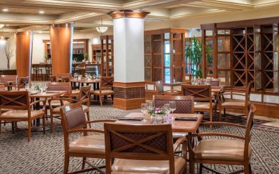 Breakfast area perfect for dining at DoubleTree By Hilton Sonoma Wine Country.