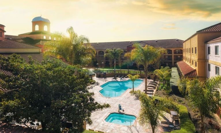Pool and hot tub at DoubleTree By Hilton Sonoma Wine Country.