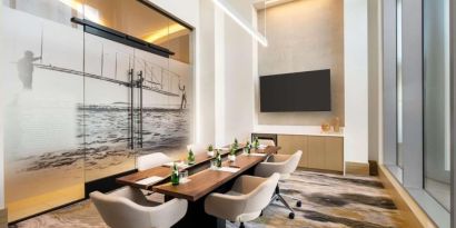 Professional meeting room at Hilton BNA Nashville Airport Terminal.
