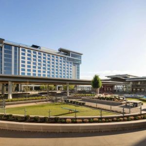 Hotel exterior at Hilton BNA Nashville Airport Terminal.
