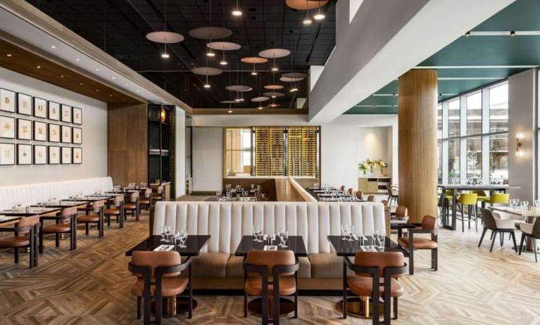 Hotel restaurant at Hilton BNA Nashville Airport Terminal.

