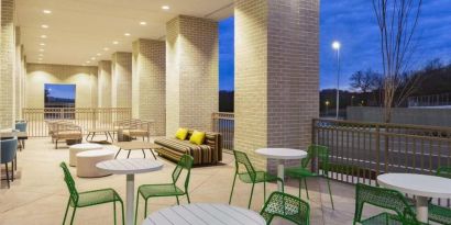 Outdoor seating area at Hilton Garden Inn Nashville West End Avenue.