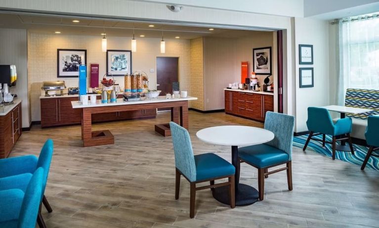 Breakfast area perfect for coworking at Hampton Inn Atlantic City Absecon, NJ.