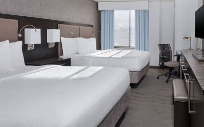 Day use twin room with workdesk at Fairfield Inn & Suites By Marriott New York Staten Island.