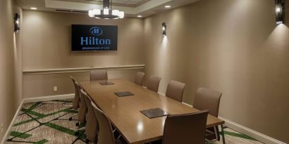 Professional meeting room at Hilton Birmingham At UAB.