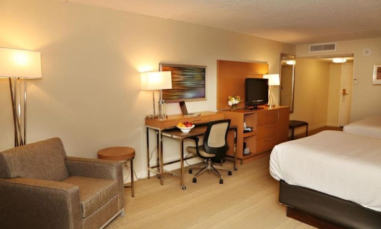 Room workspace at EnVision Hotel And Conference Center Mansfield Foxboro.