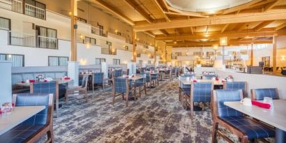 On-site restaurant at EnVision Hotel And Conference Center Mansfield Foxboro.